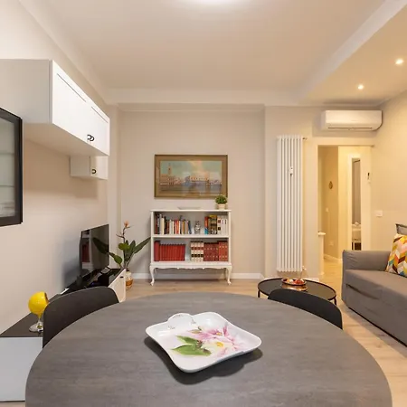 Διαμέρισμα Wonderful 2 Bedrooms Fiera Area - Mirable Pm