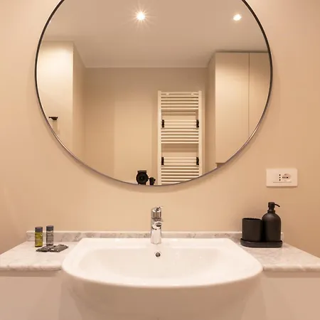 Wonderful 2 Bedrooms Fiera Area - Mirable Pm דירה