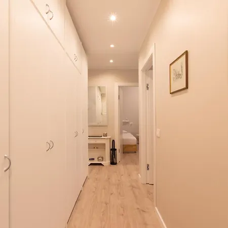 Apartman Wonderful 2 Bedrooms Fiera Area - Mirable Pm